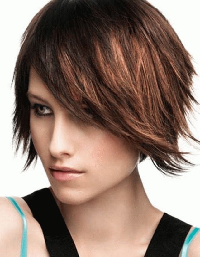 Женские стрижки на средние волосы боб каре. Боб Каскад. Стрижка layered short Bob. Стрижка градуированный Боб Каскад. Стрижка Боб Каскад асимметрия.