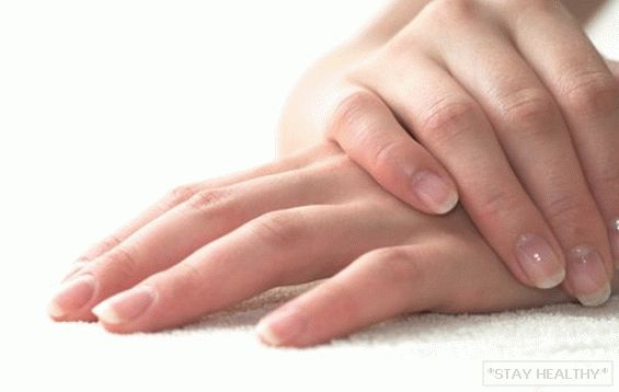 Лущиться шкіра на руках: що робити?